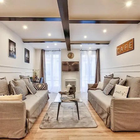 14 Luxury Flat Eiffel Design 1 *