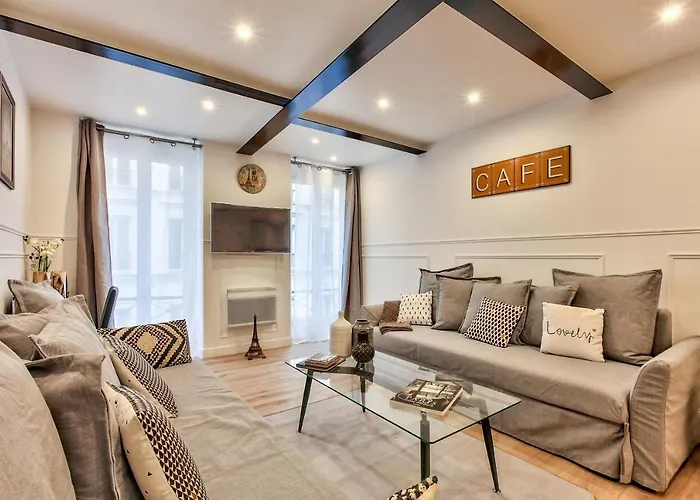 14 Luxury Flat Eiffel Design 1